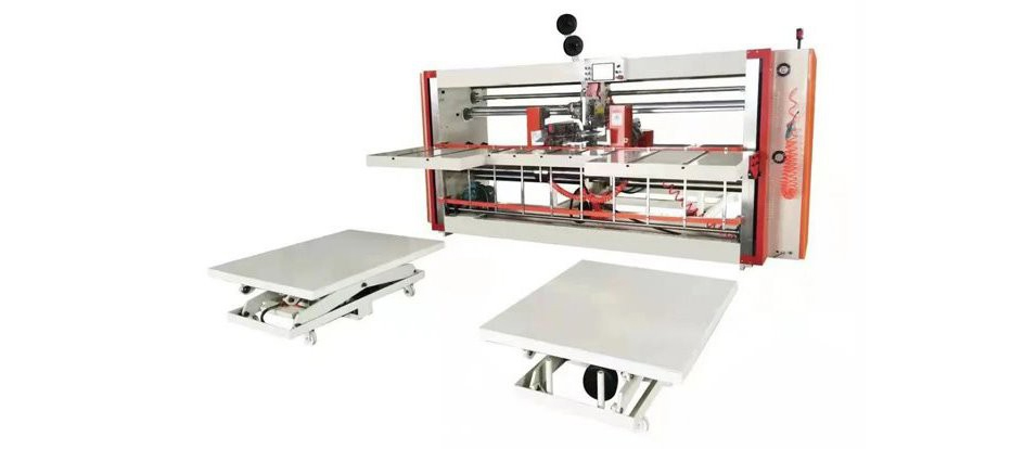 High speed semi automatic stitching machine1
